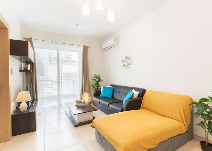 2 Bedroom In Central St Julians Prime Location In Paceville Apt 3 By Vaganza