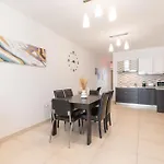 2 Bedroom In Central St Julians Prime Location In Paceville Apt 3 By Vaganza