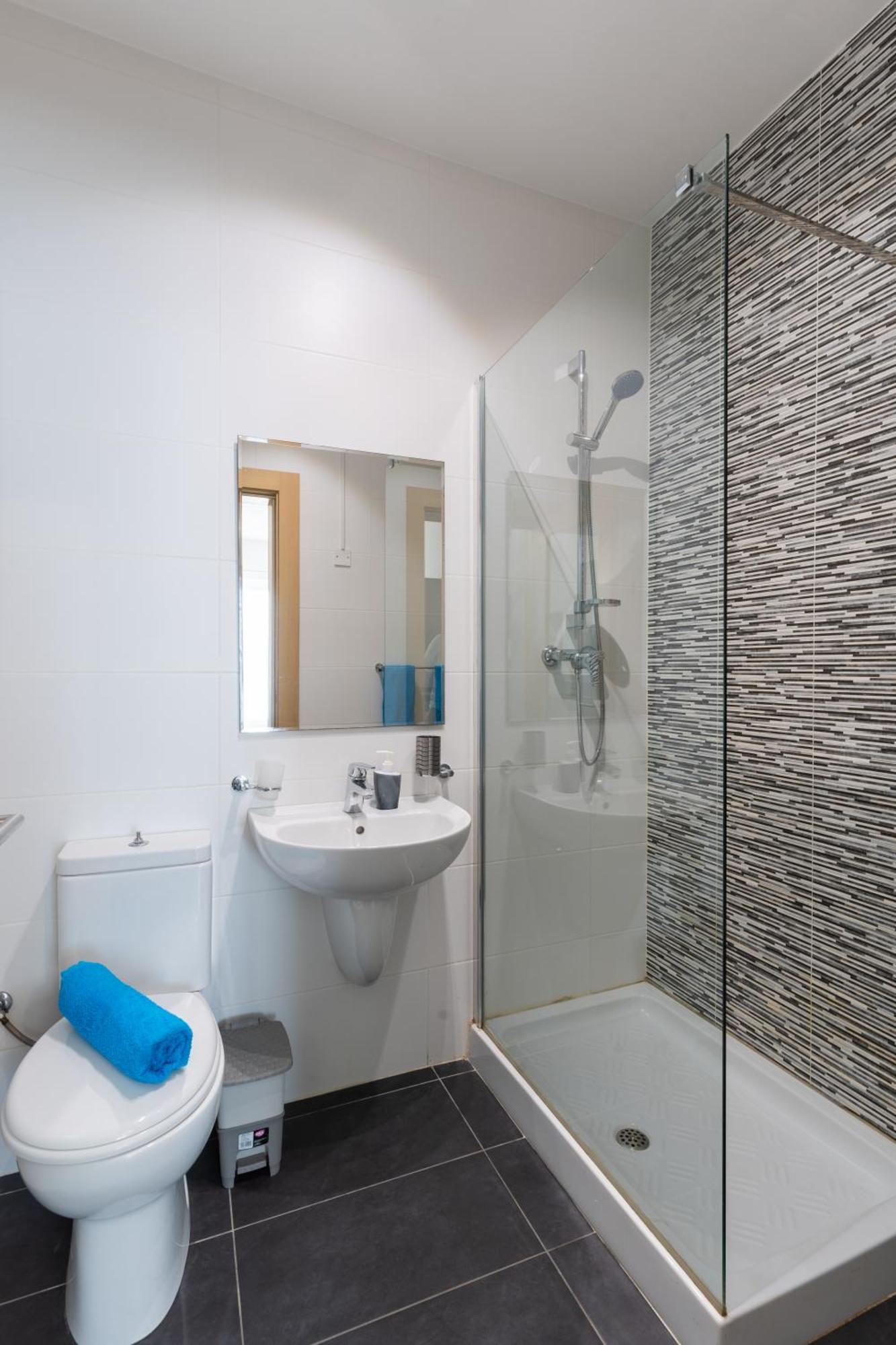 2 Bedroom In St Julians Prime Location In Paceville 3 By Vaganza Apartment