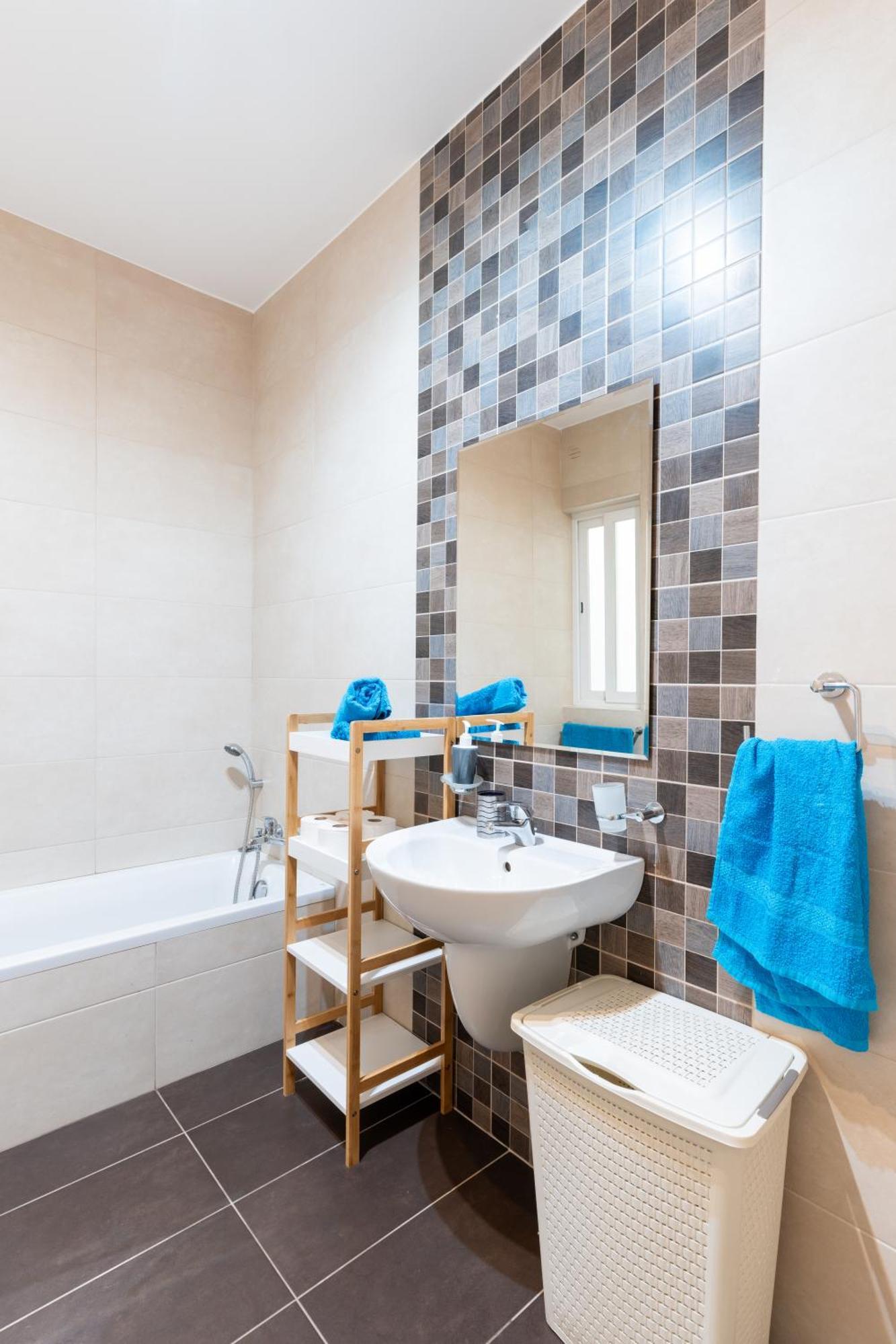 2 Bedroom In St Julians Prime Location In Paceville 3 By Vaganza Apartment *