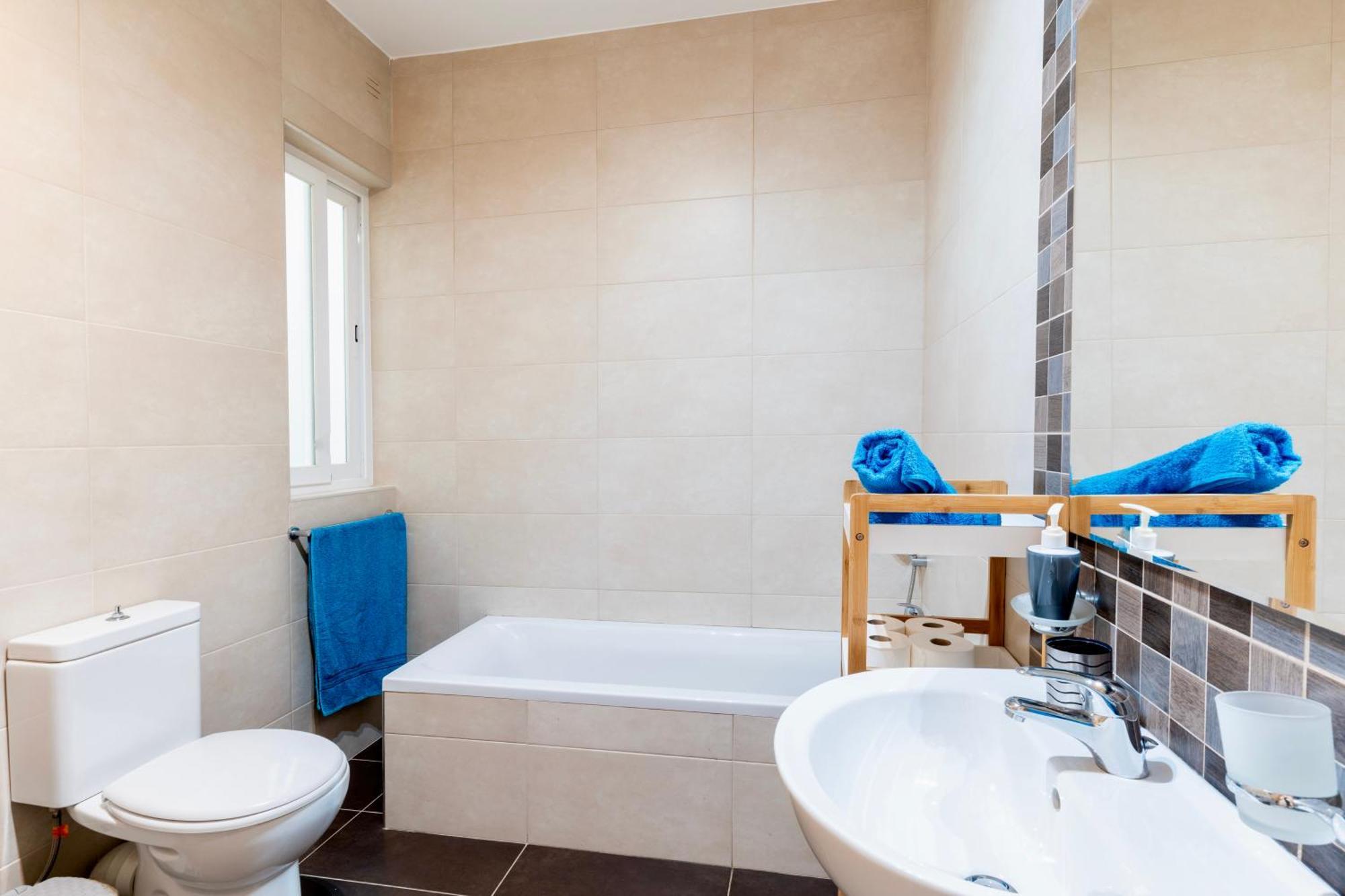 2 Bedroom In St Julians Prime Location In Paceville 3 By Vaganza Apartment *